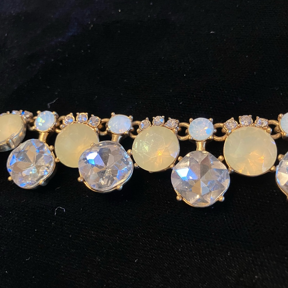 J.CREW Gold and Citrine colored Necklace with large Crystals Floral Design - Picture 7 of 12
